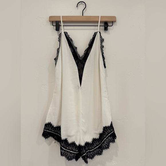 Lace romper - Picture 1 of 2